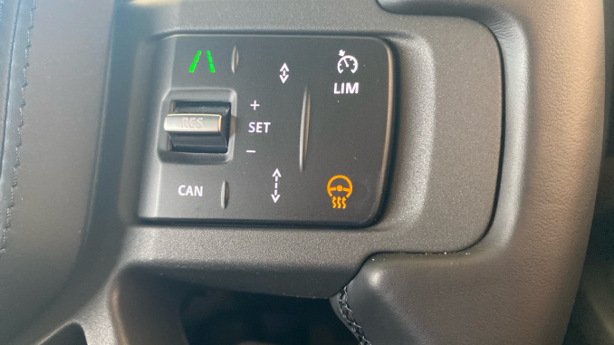 Land Rover Defender 3.0 D350 X-Dynamic HSE 90 3dr Auto Diesel Estate - Image 50